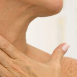Prevenir las arrugas de cuello y manos